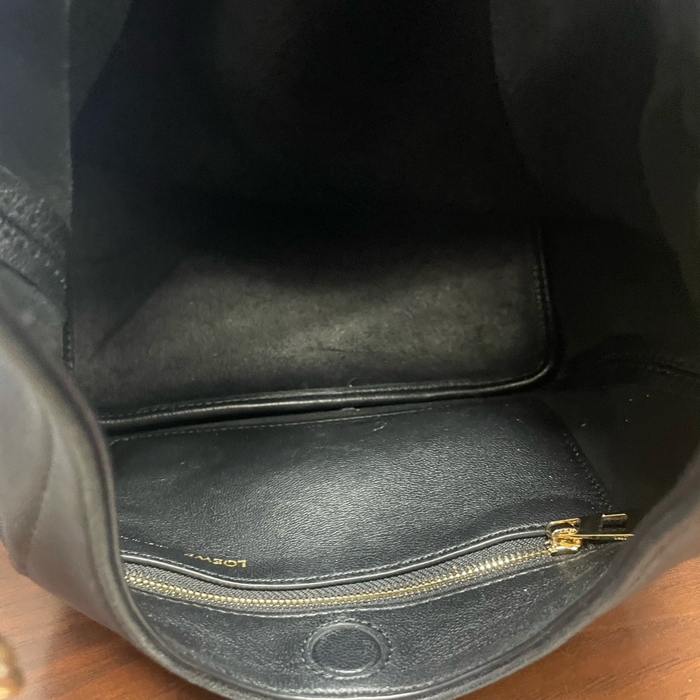 Loewe Small Squeeze bag in mellow nappa black lambskin - Picture 10 of 15